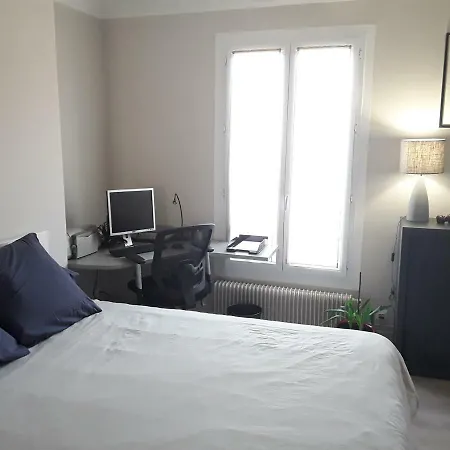 With Car Park - Charonne Neighborhood Apartment
