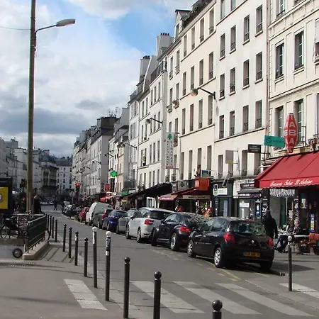 With Car Park - Charonne Neighborhood Paris